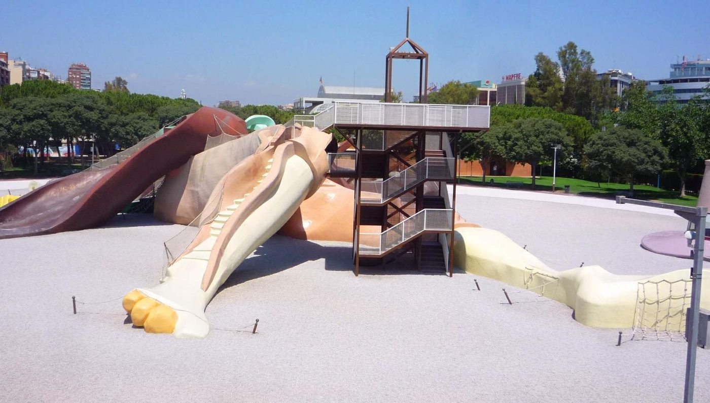 A colossal reclining Gulliver figure whose body is a network of slides, stairs and ramps